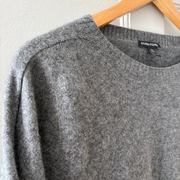 Eileen Fisher Italian Cashmere Gray Sweater - Picture 7 of 8